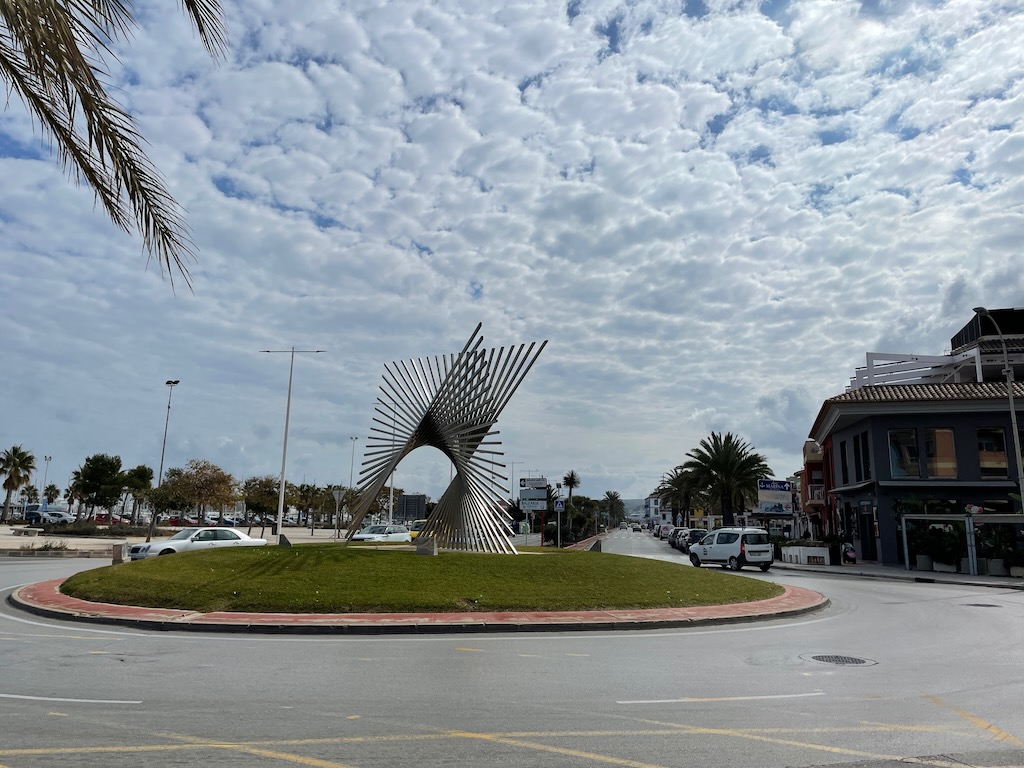 Kreisverkehr am Hafen von Denia