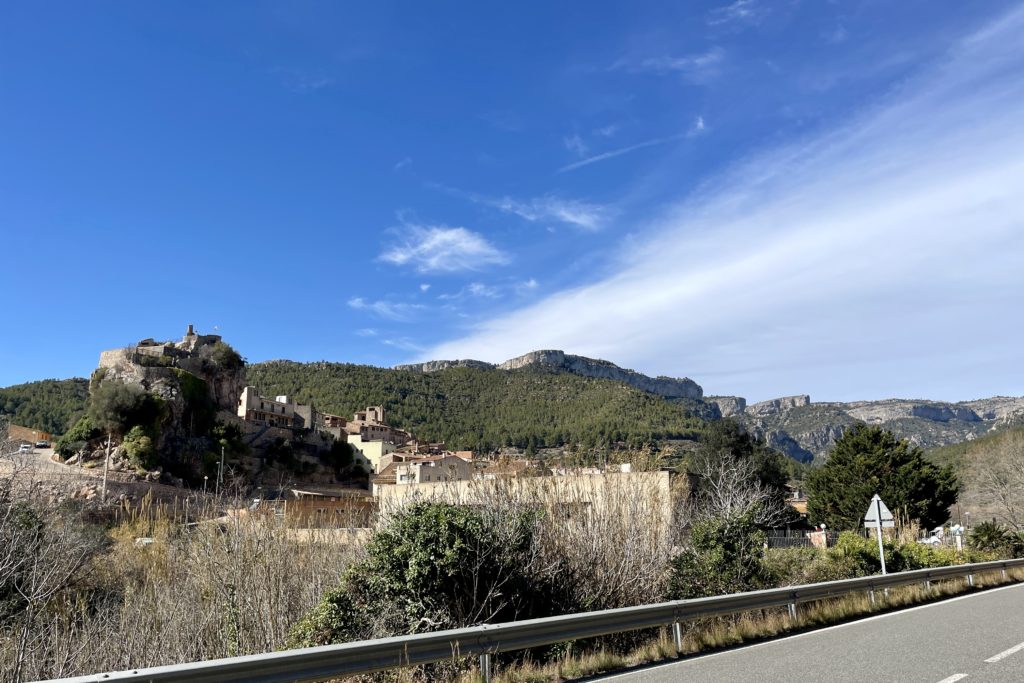 Blick auf das mittelalterliche Dorf Pratdip