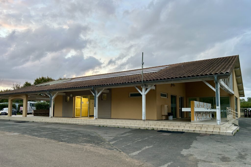 Sanitärhaus in Maçon