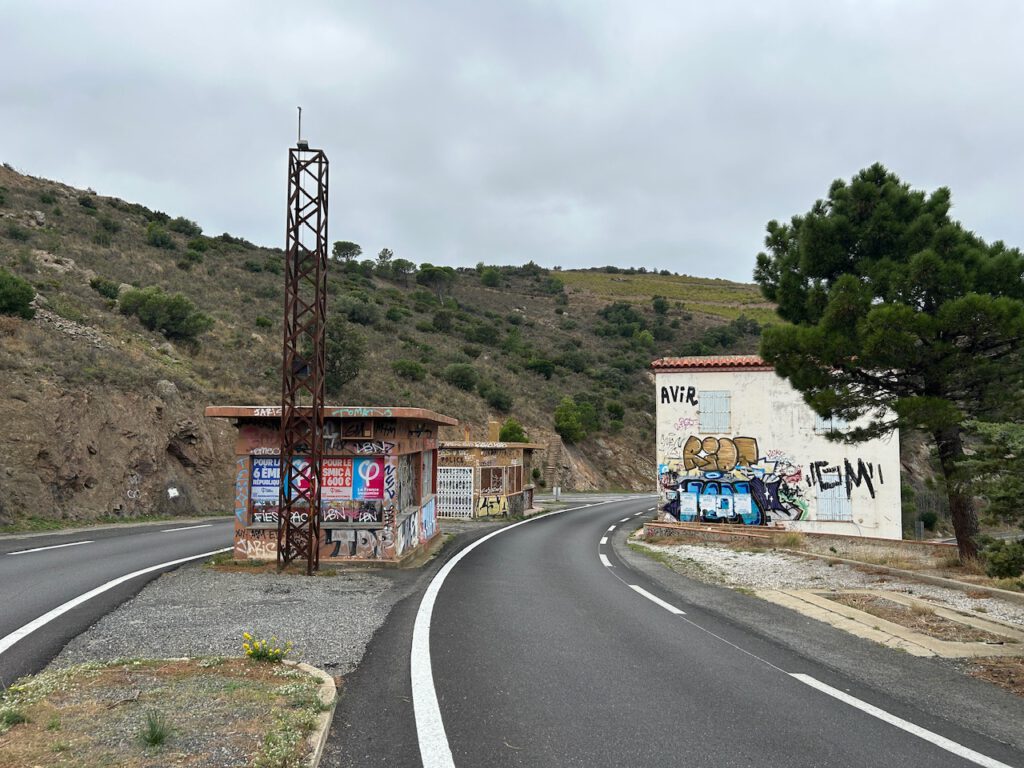 Ehemaliger Grenzübergang zwischen Spanien und Frankreich 